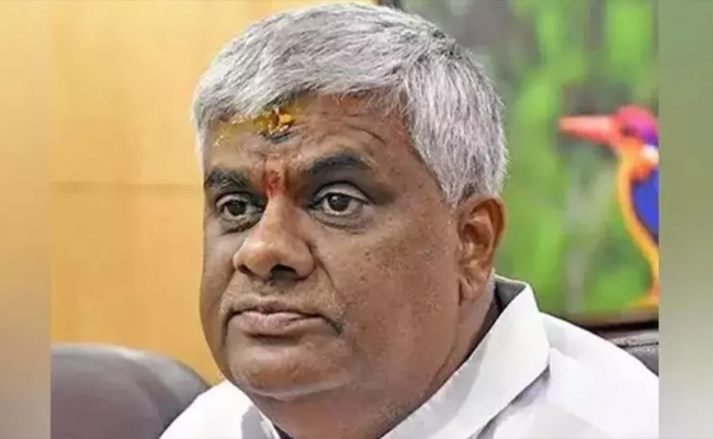 JD(S) leader HD Revanna discharged from sexual harassment case